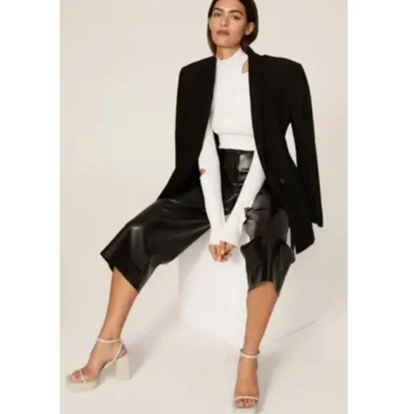 Natori Faux Vegan Leather Wide-Leg Crop Pants Size 6 - Picture 3 of 10